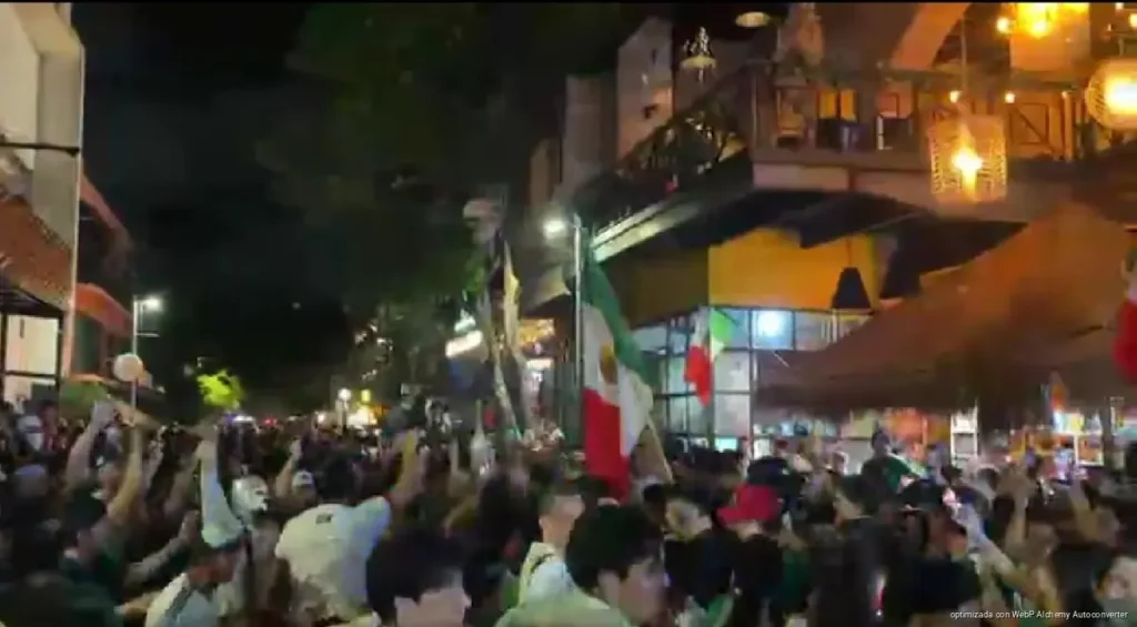 Desborda Playa del Carmen alegría tras triunfo de México ante Ecuador