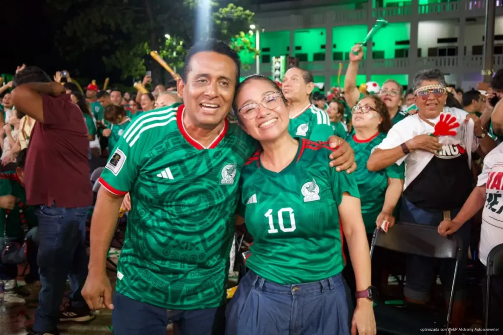 Chetumal vive la fiesta del pase de México a octavos