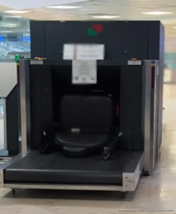 Aseguran más de 12 kilos de presunta droga en aeropuerto de Cancún