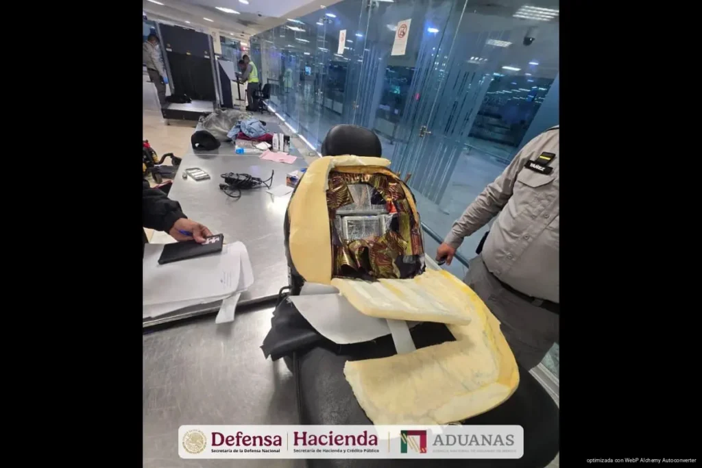 Aseguran más de 12 kilos de presunta droga en aeropuerto de Cancún