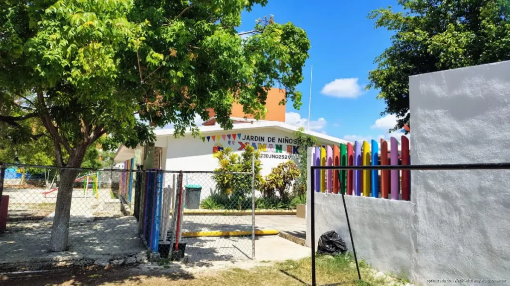 Roban herramientas y material de preescolar en la Región 235 de Cancún
