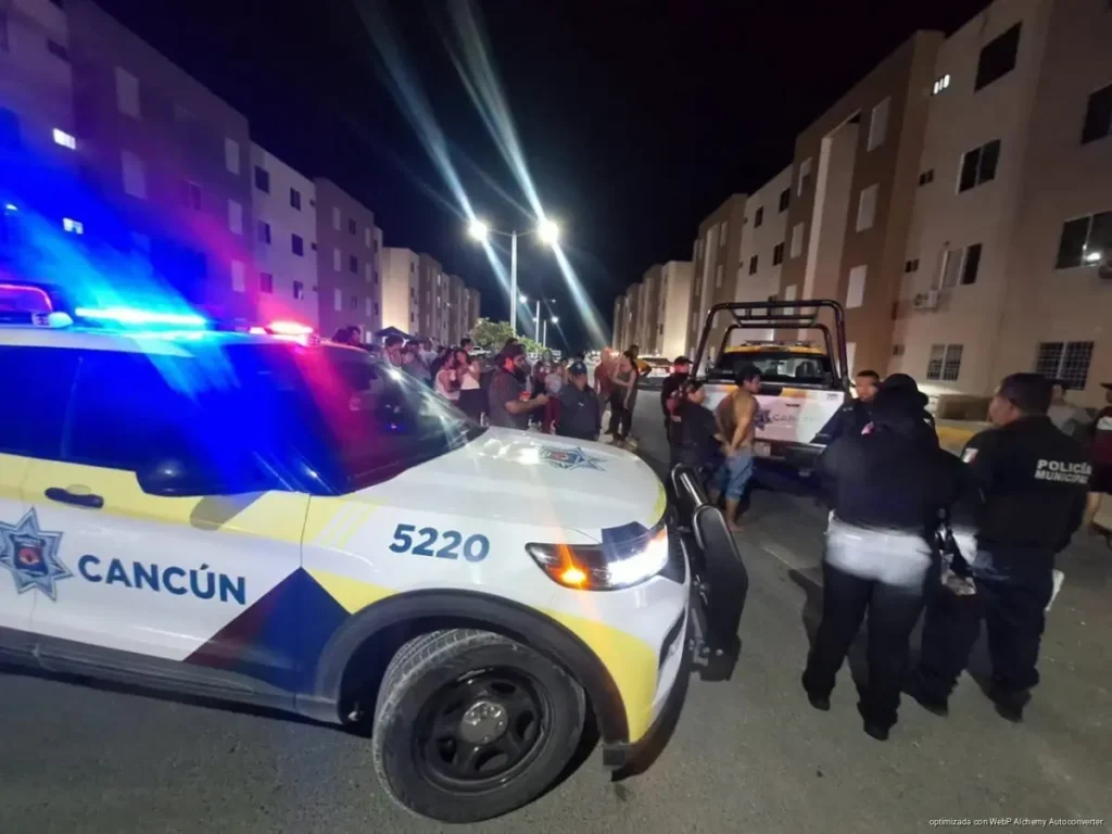 Retienen y golpean a presunto intruso en Prado Norte de Cancún