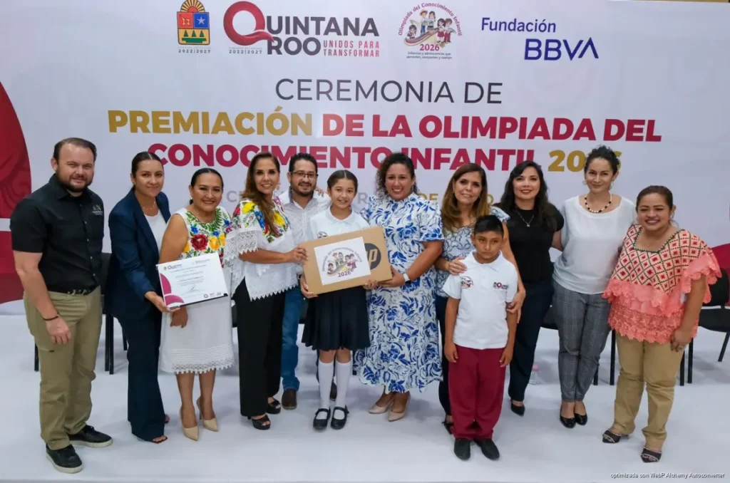 Premia Mara Lezama a las y los estudiantes ganadores de la Olimpiada del Conocimiento Infantil 2026