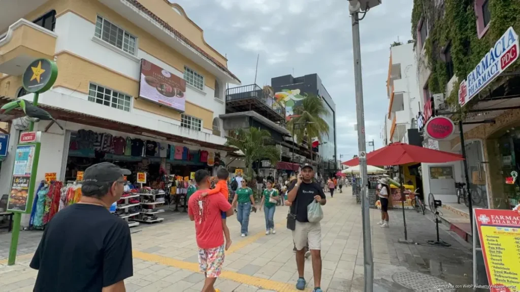 Verifican rentas vacacionales para reforzar seguridad en Playa del Carmen Verifican rentas vacacionales para reforzar seguridad en Playa del Carmen con revisiones de Protección Civil y proceso de regularización.