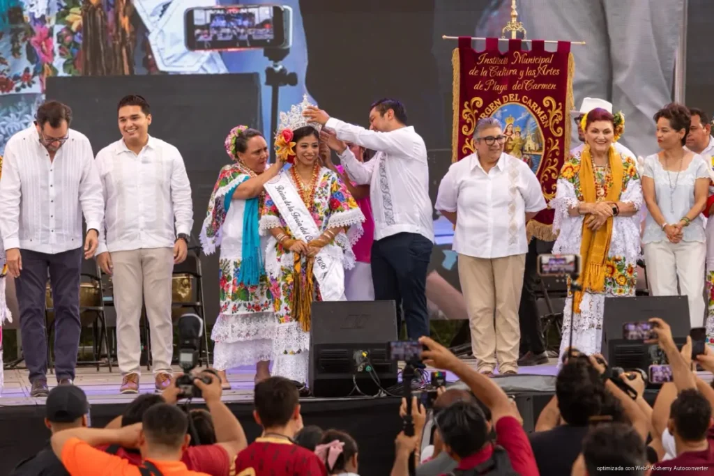 Tradición, música y mucho colorido marcan el inicio de la Feria del Carmen 2026