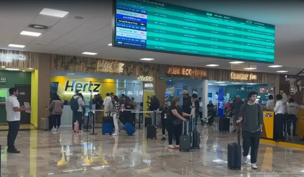 Reducen 10% los asientos de avión hacia Quintana Roo este verano