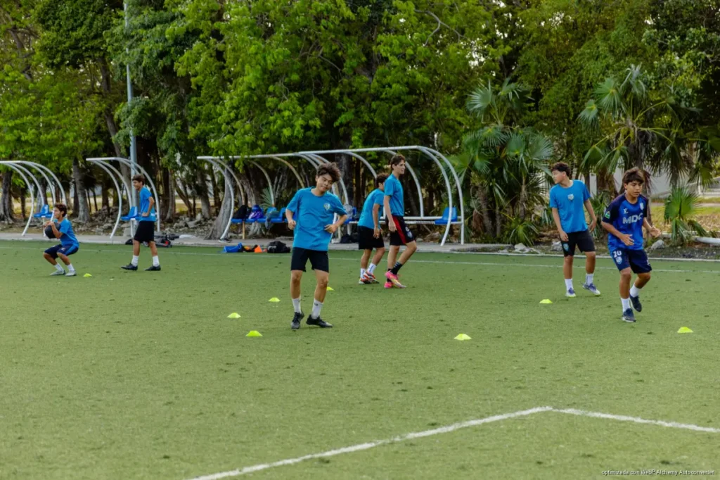 Rehabilitará Diego Castañón Trejo la cancha de fútbol de la Unidad Deportiva