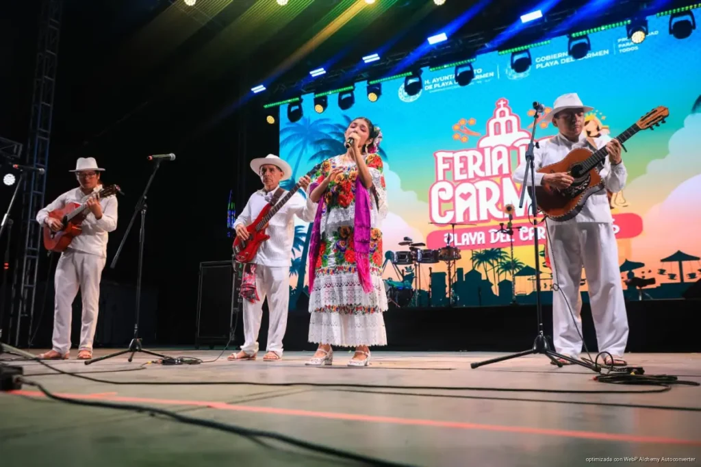 Talento local cautiva a playenses en el cuarto día de la Feria del Carmen 2026
