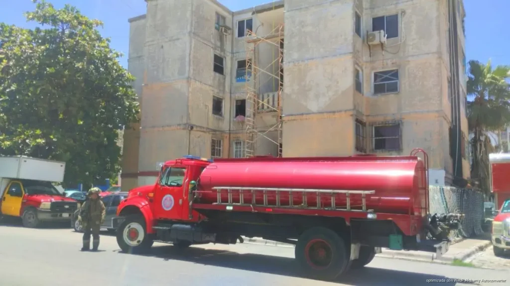 Bomberos busca hasta seis carros bomba para reducir tiempos de respuesta Bomberos busca hasta seis carros bomba para reducir tiempos de respuesta