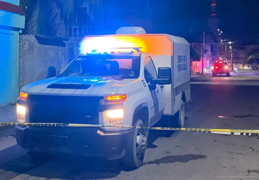 Balean a joven dentro de un automóvil en Cancún Balean a joven dentro de un automóvil en Cancún