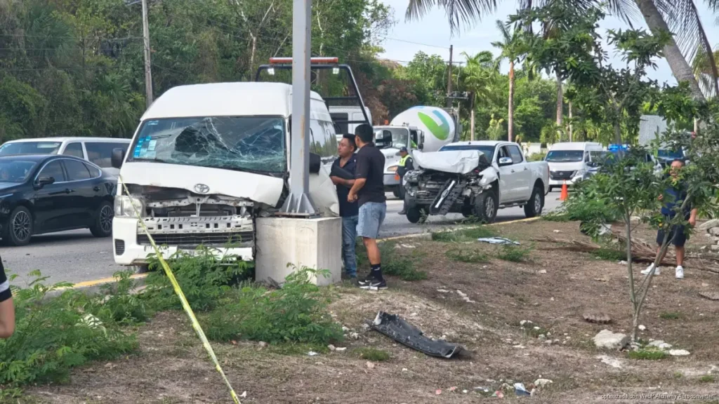 Impactan van turística y dejan dos lesionados en la 307