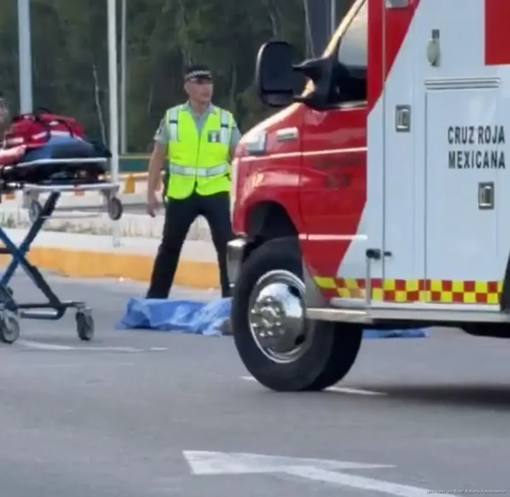 Pierde motociclista la vida tras derrapar en libramiento de Cancún