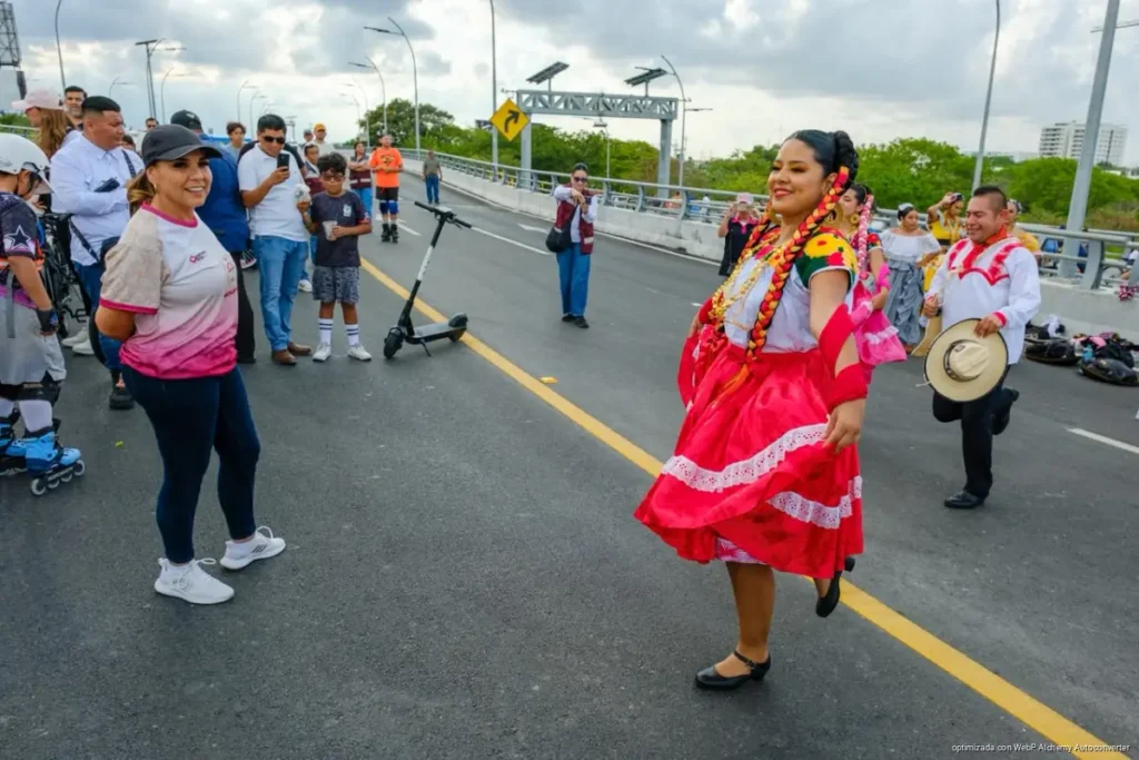 Despliega Mara Lezama programa de atención a desfondes en 8 colonias de Chetumal y resolver un problema de fondo