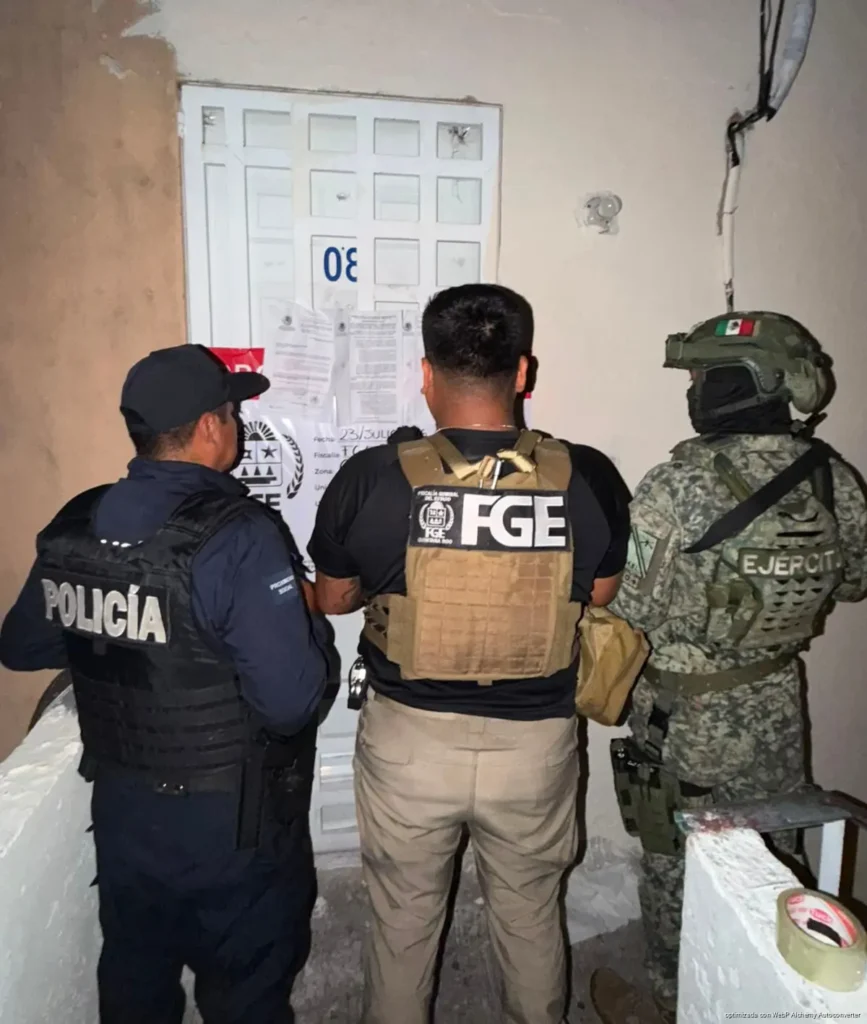 Detienen a cinco tras cateo por narcomenudeo en Villas del Sol
