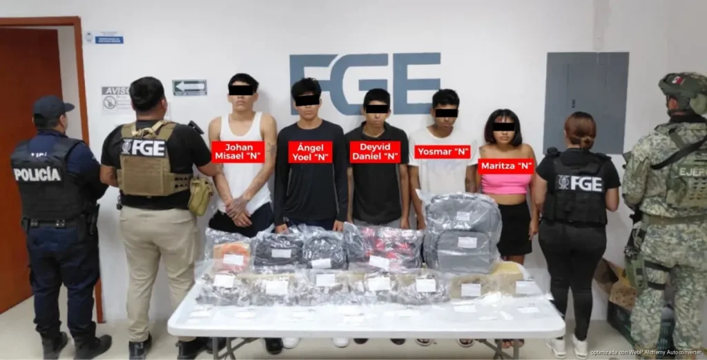 Detienen a cinco tras cateo por narcomenudeo en Villas del Sol