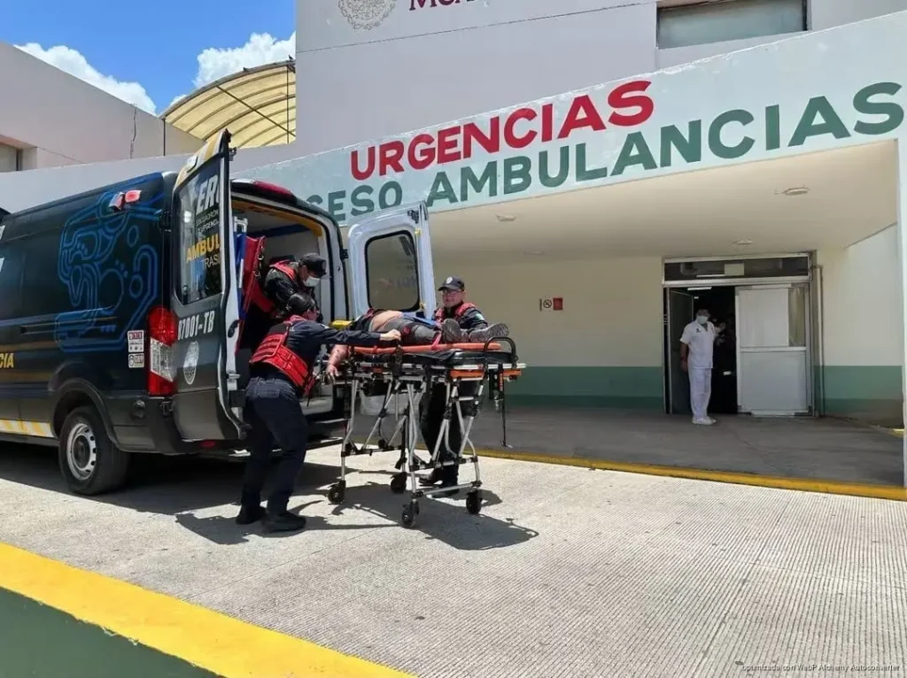 Caen dos obreros en obra de Ciudad Mayakoba; uno está grave