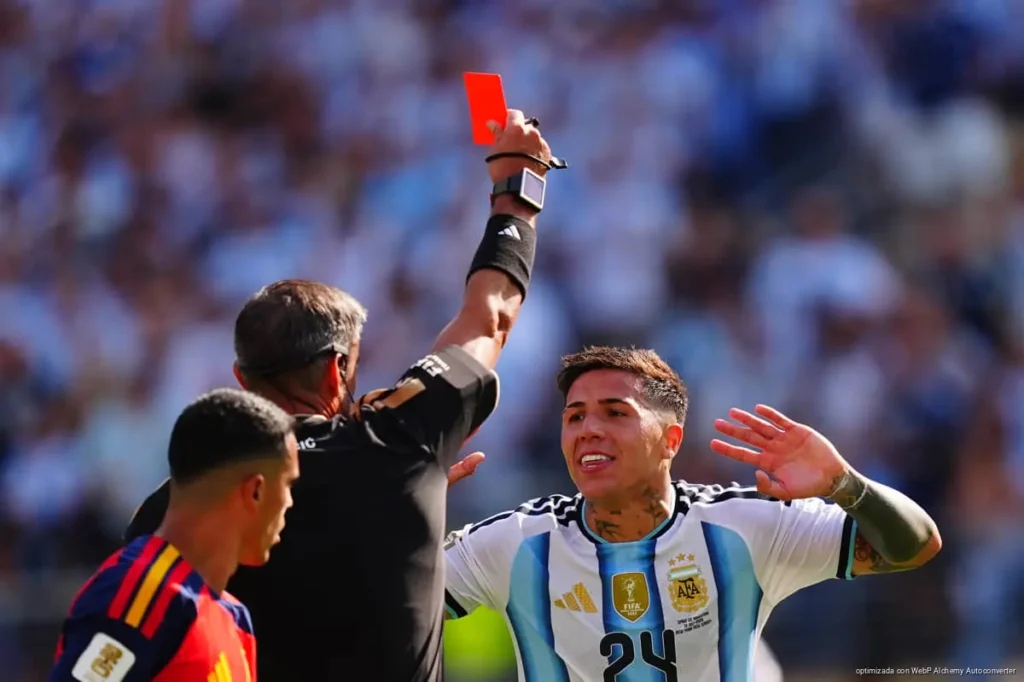 Más de 50 mil argentinos piden repetir la final tras polémica arbitral Más de 50 mil argentinos piden repetir la final del Mundial 2026 tras polémica arbitral