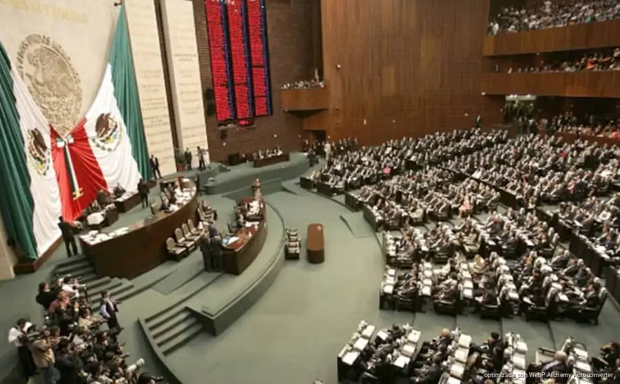 Morena llega con menos respaldo pero mantiene el control de la carrera legislativa Morena llega con menos respaldo pero mantiene el control de la carrera legislativa