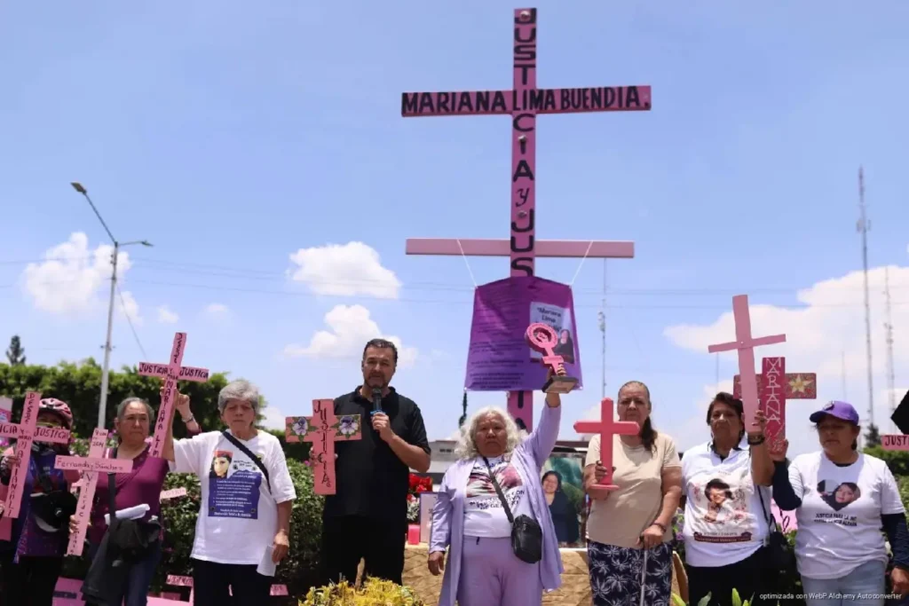 Ley contra el feminicidio propone penas de hasta 70 años sin beneficios Ley contra el feminicidio propone penas de hasta 70 años sin beneficios