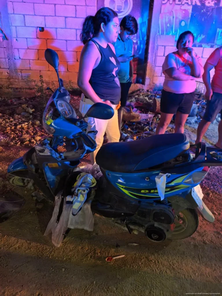 Impactan a motociclista y responsable huye en Playa del Carmen
