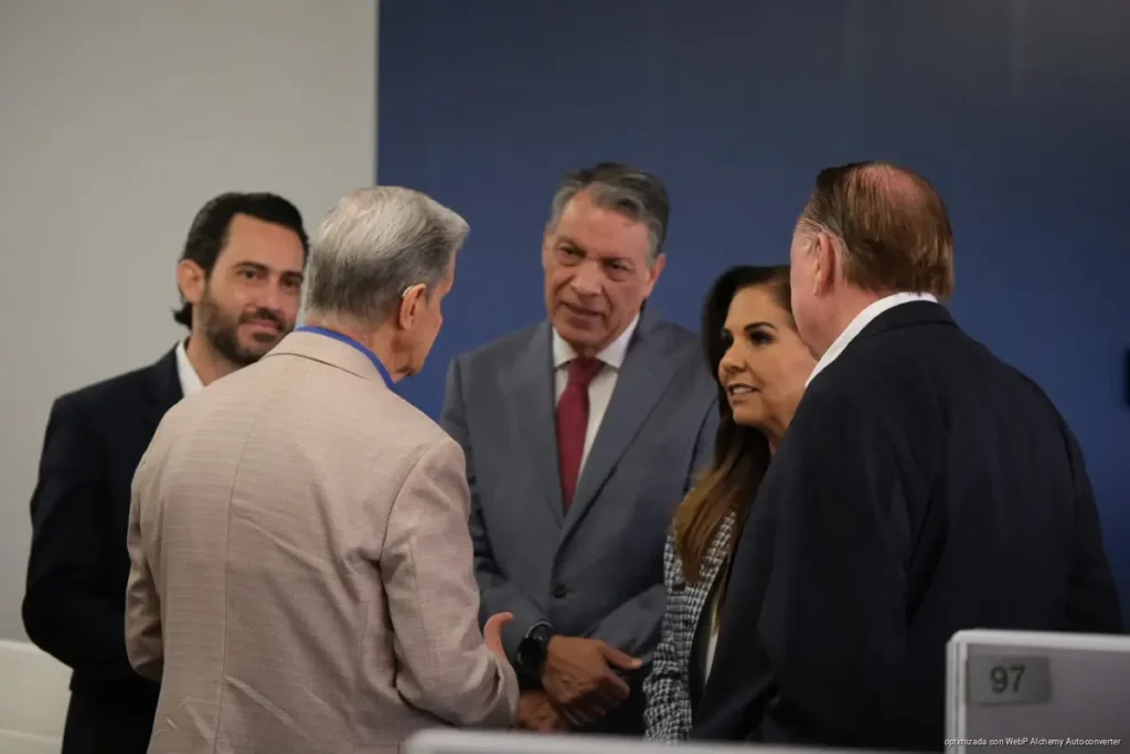Ante miembros de la Orlando Chamber of Commerce, Mara Lezama presenta el Distrito Financiero y Tecnológico de Cancún
