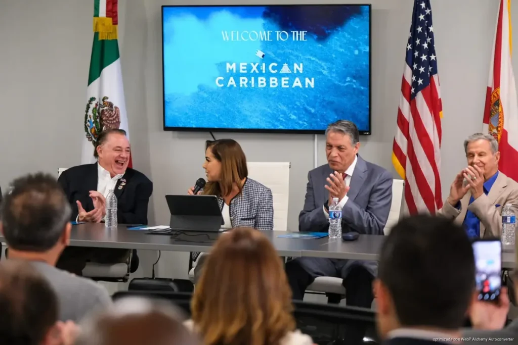 Ante miembros de la Orlando Chamber of Commerce, Mara Lezama presenta el Distrito Financiero y Tecnológico de Cancún