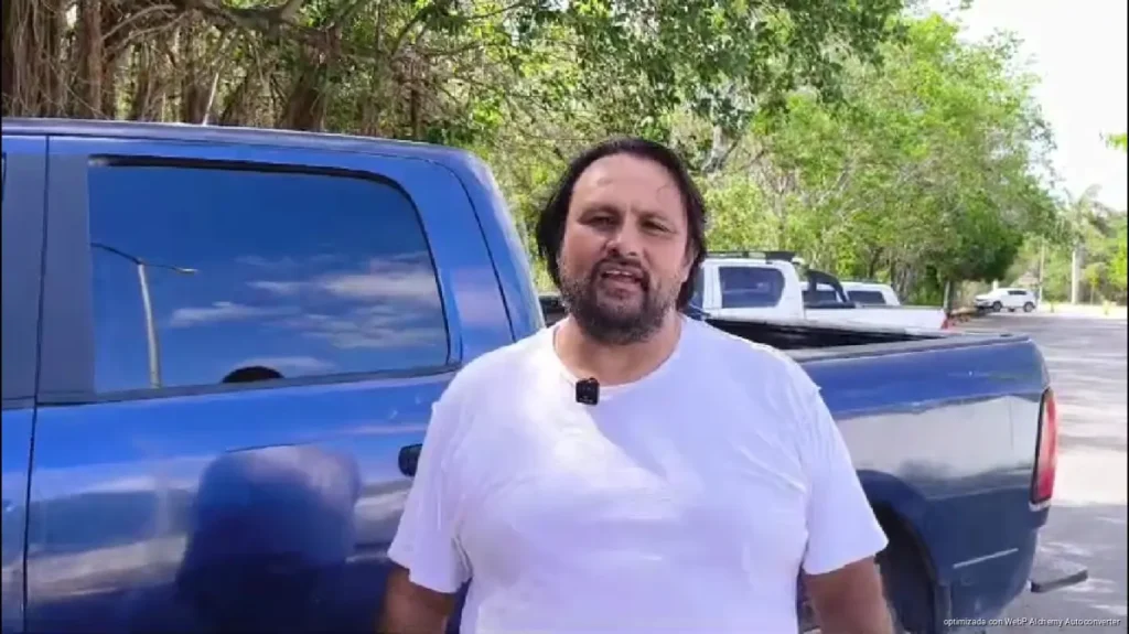 Denuncian a funcionario por ocupar cajón para personas con discapacidad