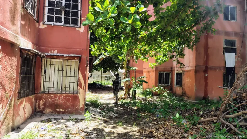 Detienen a dos tras balacera en la Supermanzana 77