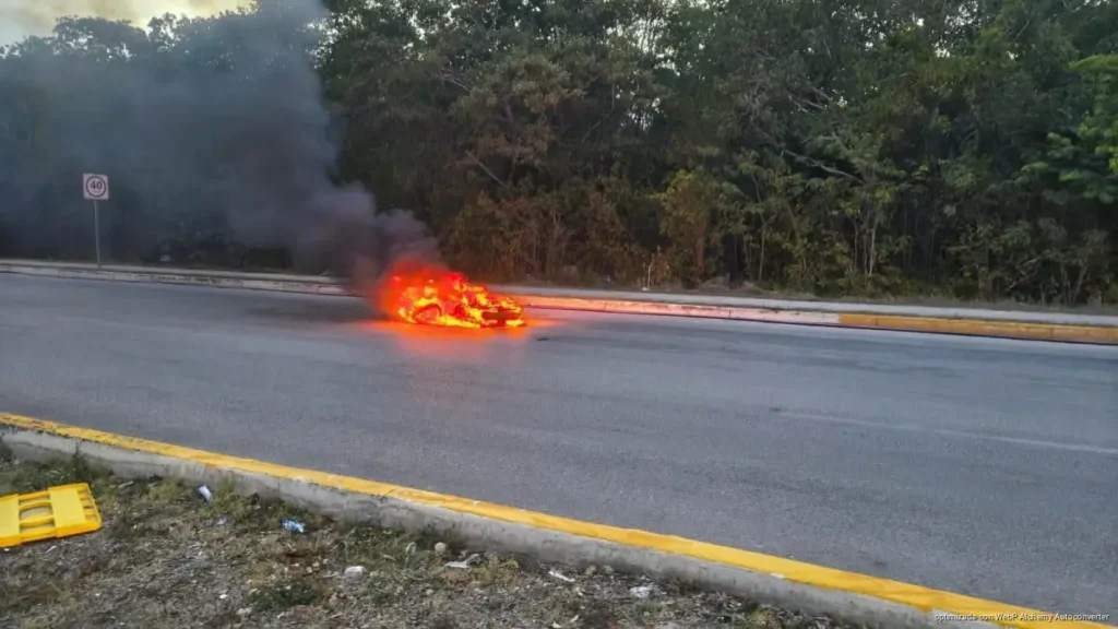 Se incendia motocicleta en avenida 115 de Playa