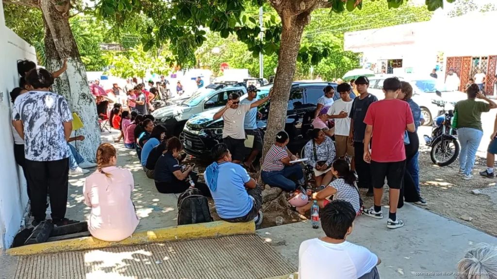 Entregan mil 339 fichas para reasignar espacios en bachillerato