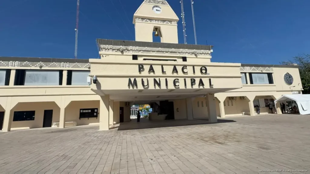 Formalizan crédito por 154 mdp para Playa del Carmen Formalizan crédito por 154 mdp para Playa del Carmen