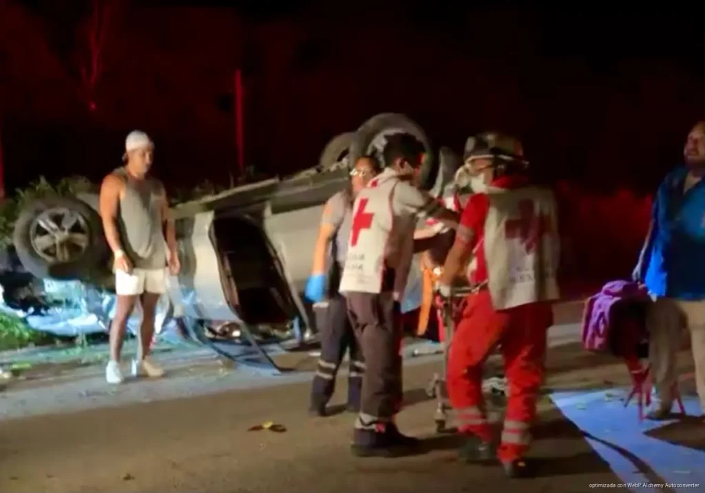 Deja choque por alcance dos lesionados en tramo Akumal-Tulum