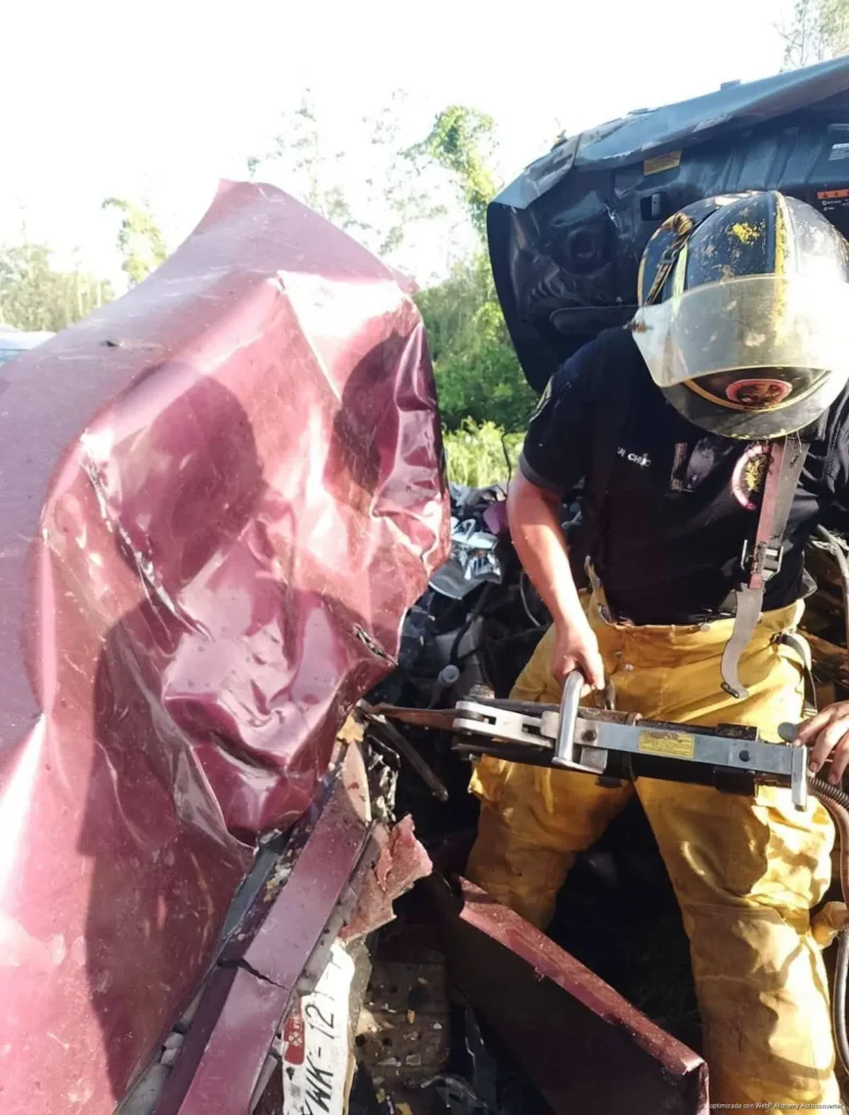 Deja choque frontal un muerto y seis heridos en El Tintal