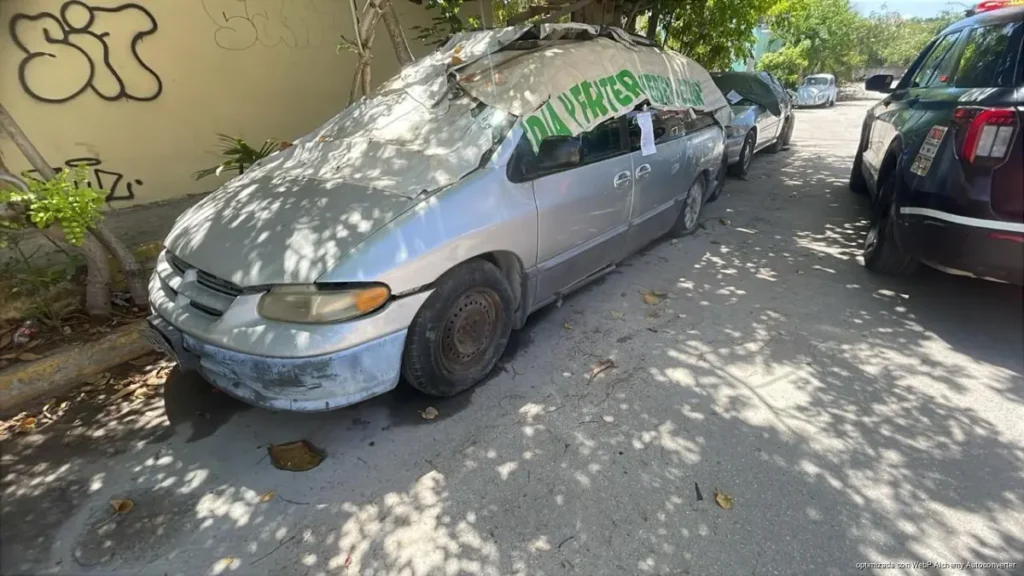 Detecta Operativo Imagen más de 2 mil 800 vehículos abandonados en Playa del Carmen Detecta Operativo Imagen más de 2 mil 800 vehículos abandonados en Playa del Carmen