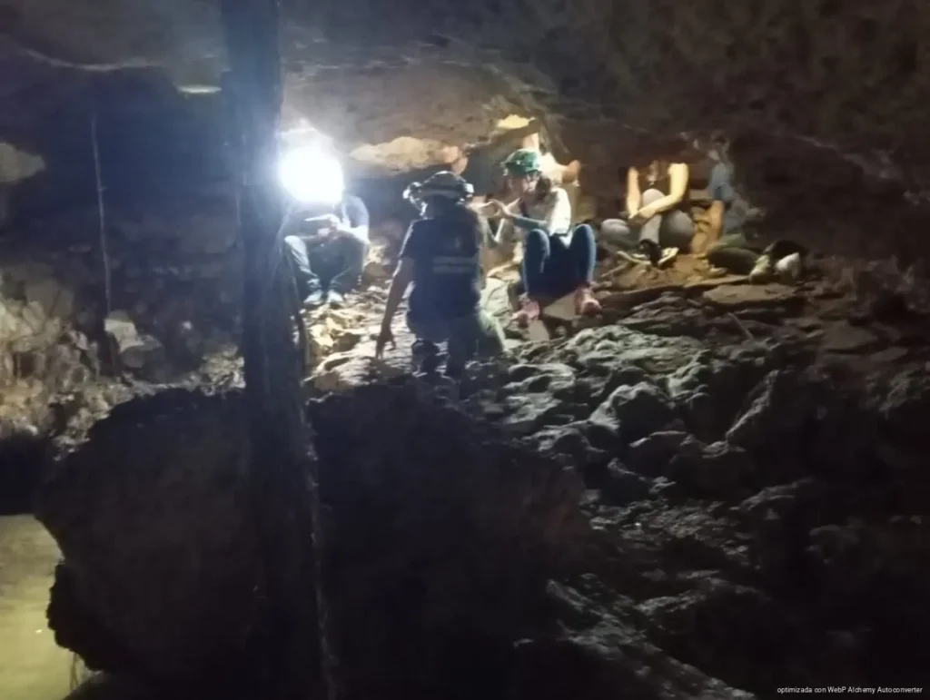 Alertan por descenso en niveles de agua de cenotes urbanos en Playa del Carmen Alertan por descenso en niveles de agua de cenotes urbanos en Playa del Carmen