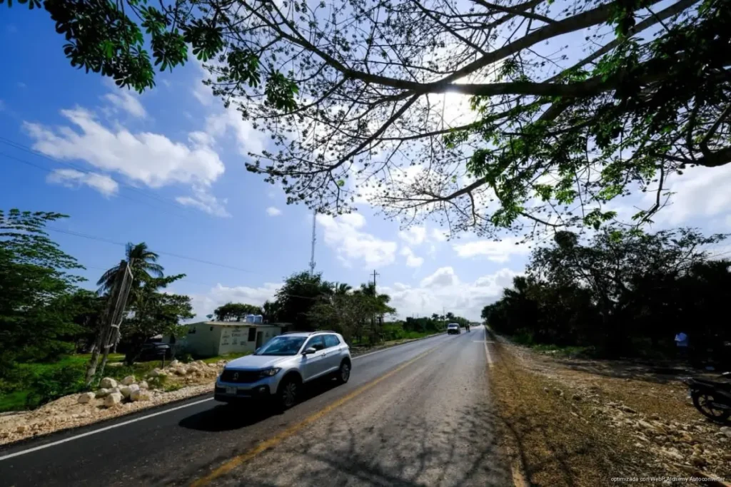 Favorece rehabilitación carretera Kantunilkín-Chiquilá al turismo y comercio Favorece rehabilitación carretera Kantunilkín-Chiquilá al turismo y comercio