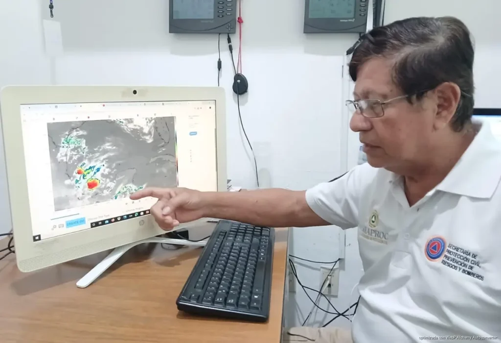 Calor y sequía persistirán en Playa del Carmen por polvo del Sahara, advierte meteorólogo Calor y sequía persistirán en Playa del Carmen por polvo del Sahara, advierte meteorólogo