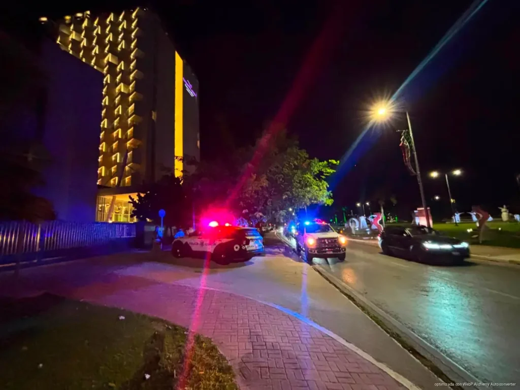 Mujer extranjera muere tras caída en hotel de Cancún