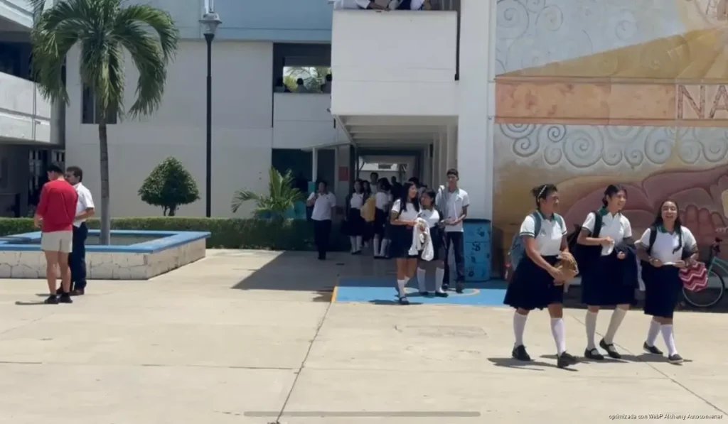 Tulum registra aumento de 2 mil 700 estudiantes para el ciclo escolar 2026-2027 Tulum registra aumento de 2 mil 700 estudiantes para el ciclo escolar 2026-2027