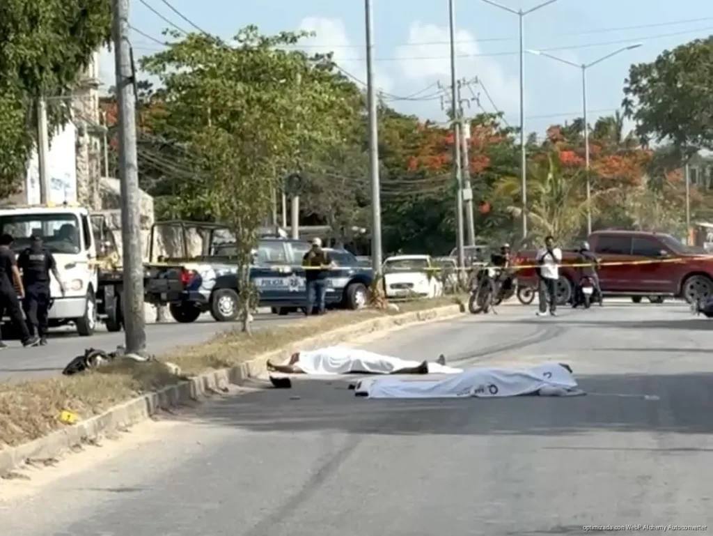 Percance vial deja dos personas sin vida tras derrapar una motocicleta en Cancún Percance vial deja dos personas sin vida tras derrapar una motocicleta en Cancún