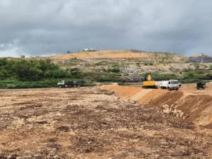 Aprovechan sargazo como cobertura de residuos en relleno sanitario de Playa del Carmen Aprovechan sargazo como cobertura de residuos en relleno sanitario de Playa del Carmen