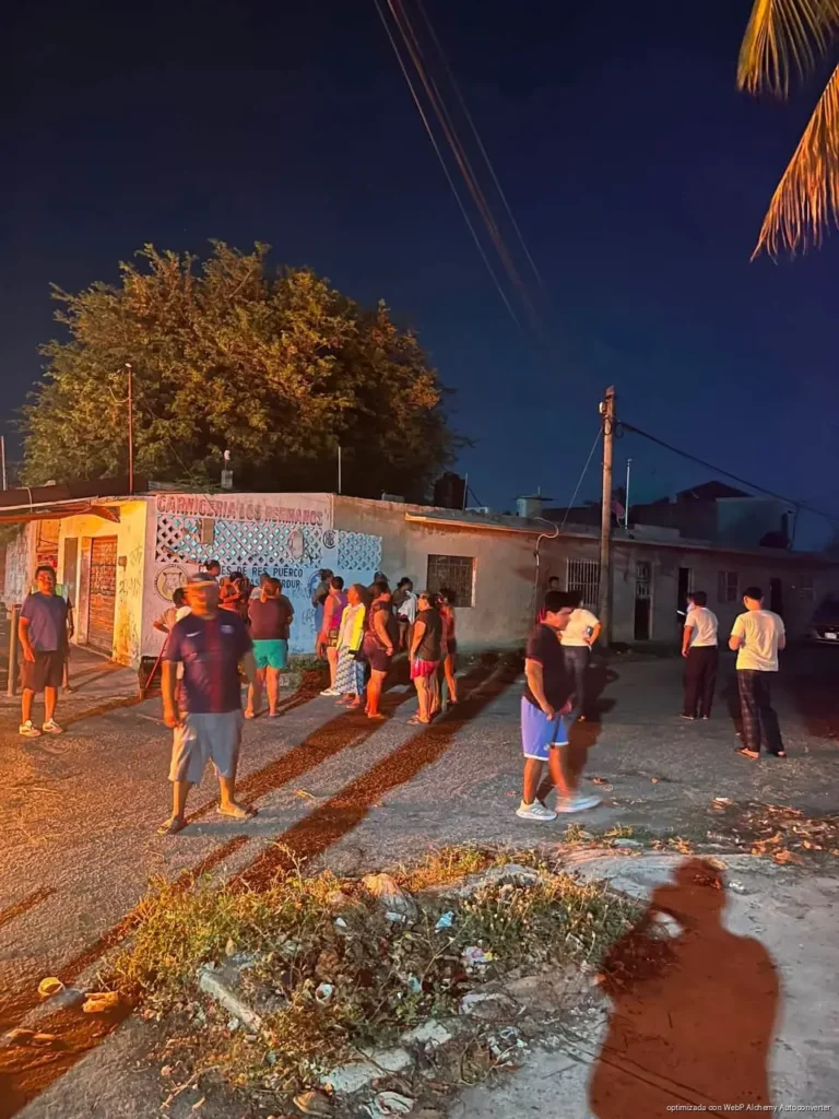 Tres días sin energía desatan protesta vecinal y bloquean Rancho Viejo en Cancún