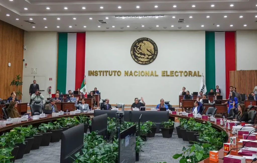 Escala la confrontación entre Morena y oposición en el Consejo General del INE Escala la confrontación entre Morena y oposición en el Consejo General del INE