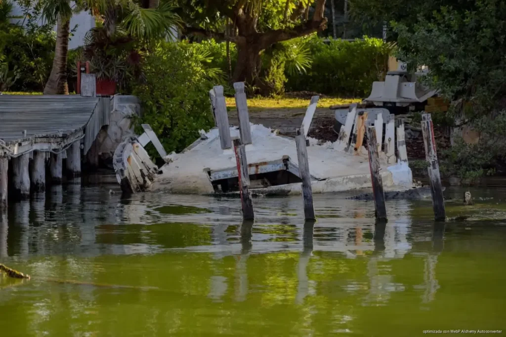 Retirarán hasta 50 embarcaciones abandonadas del sistema lagunar Nichupté en Cancún