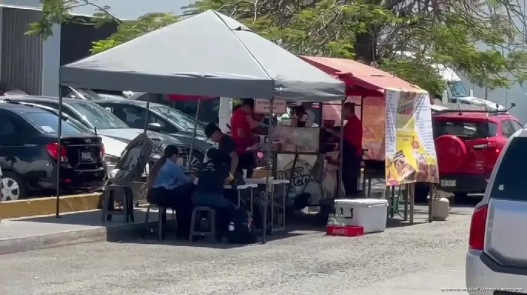 Comerciantes ambulantes de Playa del Carmen solicitan estímulos fiscales ante temporada baja Comerciantes ambulantes de Playa del Carmen solicitan estímulos fiscales ante temporada baja