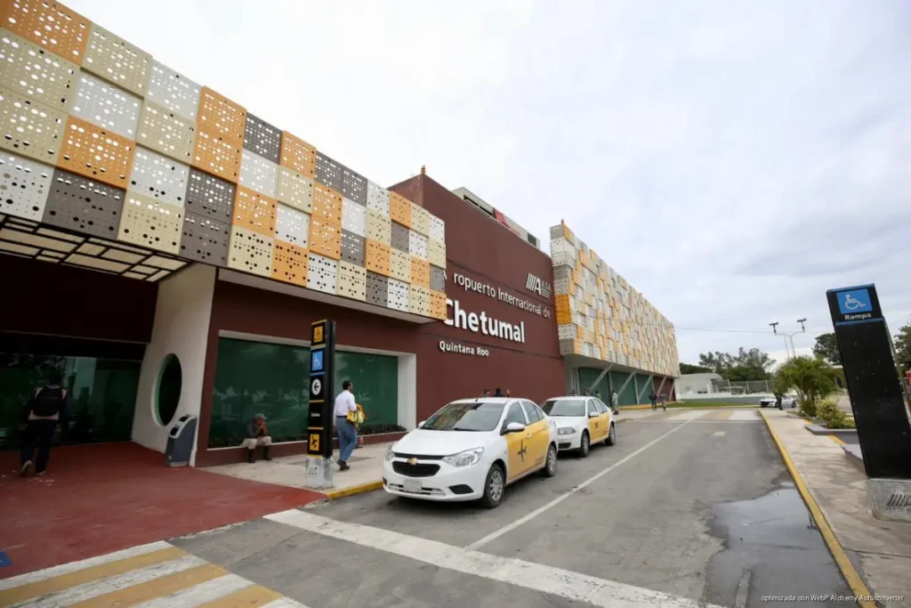 Chetumal activa sección aduanera y abre nuevas oportunidades para el comercio aéreo, con entrada y salida de mercancías por vía aérea.