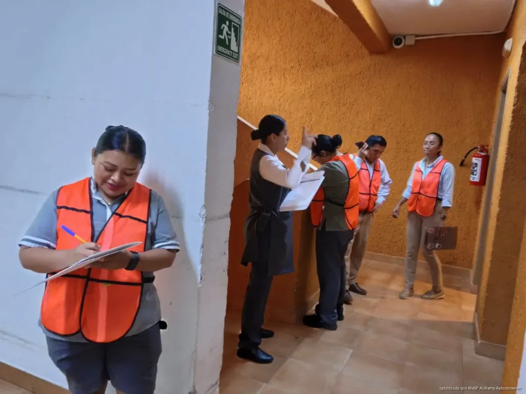 Reacomodos laborales salvan empleos ante ajustes en hoteles de Quintana Roo Reacomodos laborales salvan empleos ante ajustes en hoteles de Quintana Roo