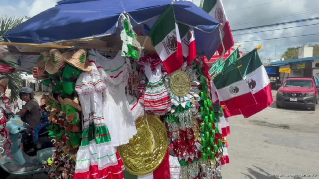 Vendedores patrios confían en repunte para el 15 de septiembre en Tulum pese a caída de ventas Vendedores patrios confían en repunte para el 15 de septiembre en Tulum pese a caída de ventas