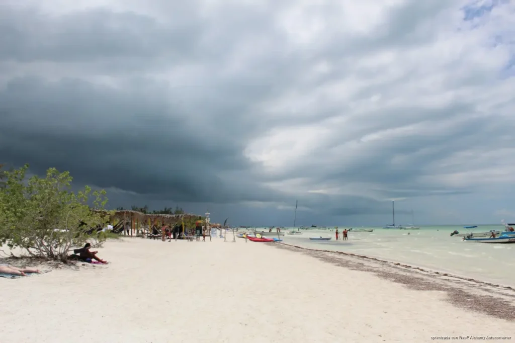 Ocupación hotelera en Holbox se desploma 42% tras regreso a clases Ocupación hotelera en Holbox se desploma 42% tras regreso a clases