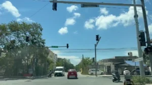 Segundo corte de energía en cuatro días golpea a comercios y colonias de Tulum Segundo corte de energía en cuatro días golpea a comercios y colonias de Tulum